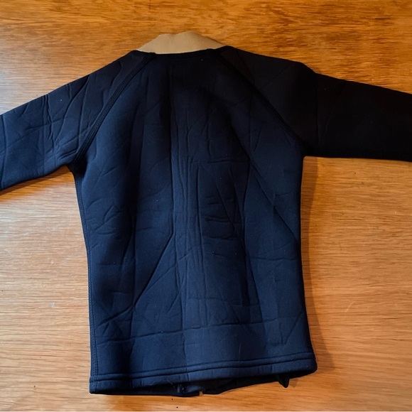 ๐of one sea wetsuit top size 2T ๐ - Picture 8 of 8